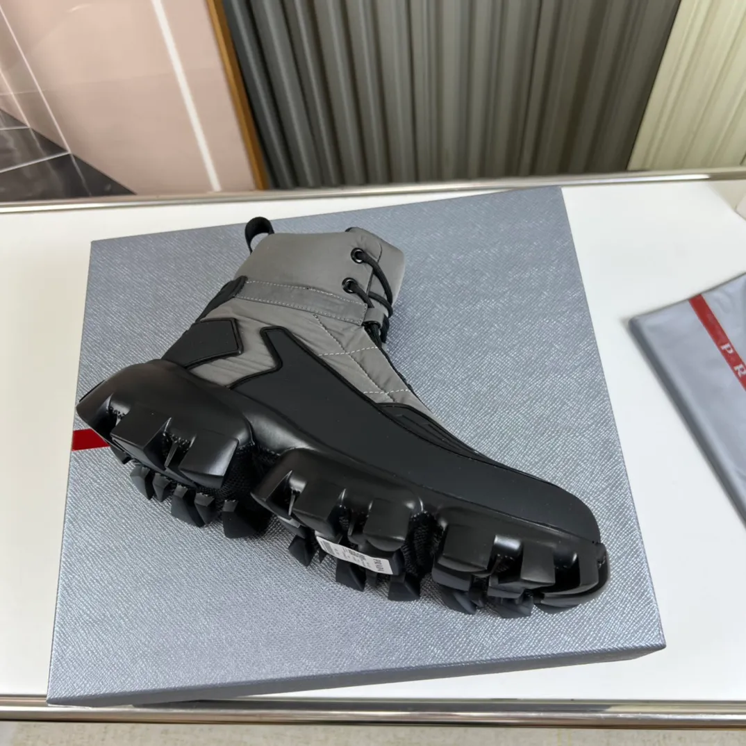 Men's shoes 💰620💰 [PRADA] Autumn and winter hot men's shoes shipped 👏Official website synchronized ⬆️Original fly-knit film fabric + cowhide lining, 1⃣️:1⃣️reproduction, original sole, 38-45 (45. Customized, non-refundable)